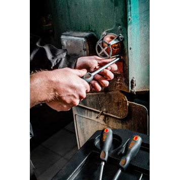 Отвёртка 04-031 крестовая PZ0х75х150 мм NEO-1