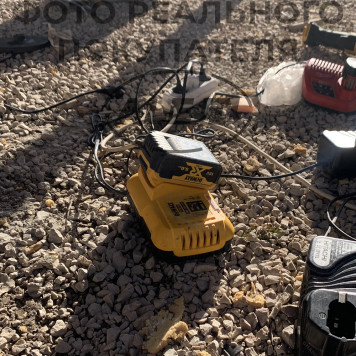 Зарядное DCB118-QW универсальное устройство для батарей XR Li-Ion 18/54В FLEXVOLT-1