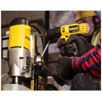 Шуруповёрт DCD716D2-KS ударный 10.8 (12) В Li-ion, 2x2 А/ч DEWALT-13