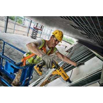 Шуруповёрт DCF620D2K-QW 18.0 В XR бесщёточный ленточный (с автомат подачей саморезов), 30 Нм, 2 х 2-7