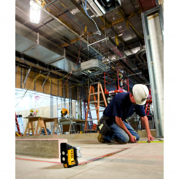 Уровень лазерный DW089K-XJ 3-х плоскостной с перекрестием, красный луч DeWALT-12