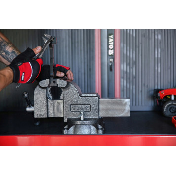 Тиски YT-65048 слесарные поворотные 150 мм, 19 кг YATO-2