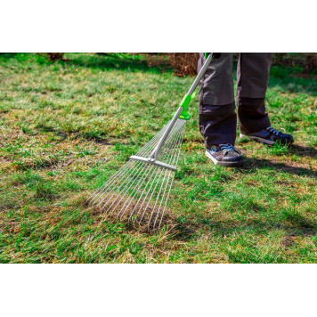 Грабли 15G052 веерные для листвы VERTO-2