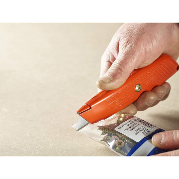 Нож 0-10-189 с выдвижным лезвием 155 мм STANLEY-4