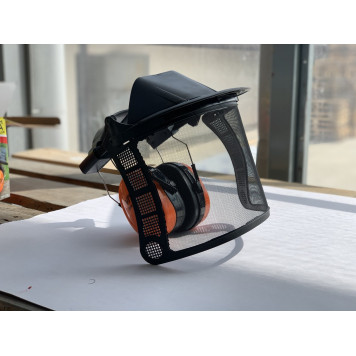 Маска защитная в сетку с наушниками ZW-0006-2