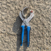 Труборез ТБ-1 210мм для тонкостенных пластиковых труб ф40,50мм ГОРИЗОНТ