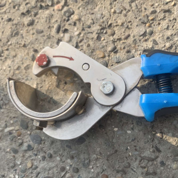 Труборез ТБ-1 210мм для тонкостенных пластиковых труб ф40,50мм ГОРИЗОНТ-3