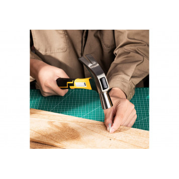 Молоток-гвоздодер DL5027Y 500 гр, фиберглассовая рукоять DELI-6