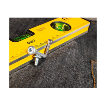 Уровень DL290300 строительный магнитный 3 глазка 30 см Deli-3