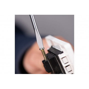 Отвёртка шлицевая DL6351501 5х150 мм, CR-V Deli-3