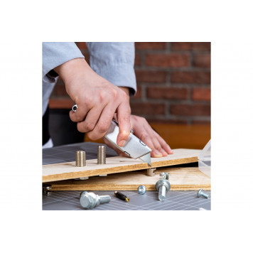 Нож универсальный DL4260 с Т-образным лезвием 19 мм Deli-5