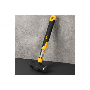 Кувалда DL447004 с ручкой из стекловолокна 1,8 кг DELI-1