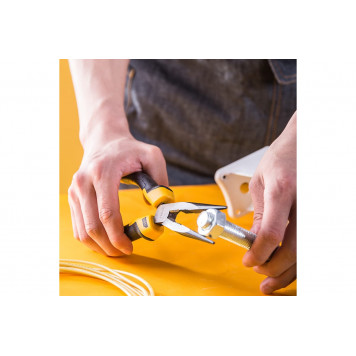 Удлиненные плоскогубцы DL2108Z 200мм, с прорезиненной рукоятью, Deli-3