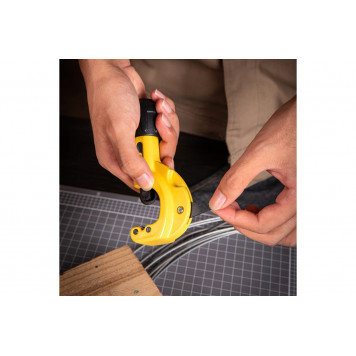 Труборез DL2504 для металлических труб 3-32мм, Deli-2