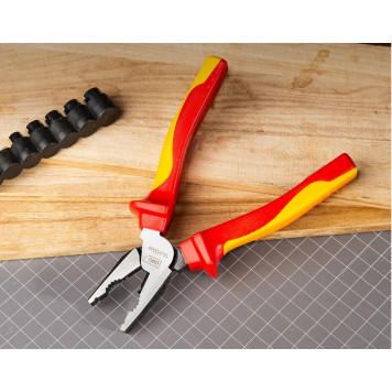 Плоскогубцы DL512007 диэлектрические до 1000В, 180 мм Deli-2