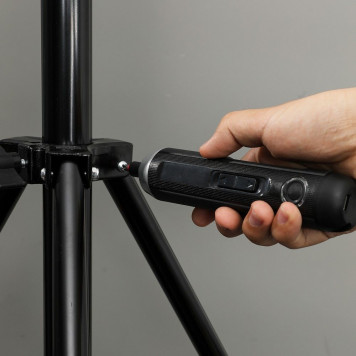 Отвёртка DL-DP04-E1B2 аккумуляторная (3,6В, 2А*ч, 5Нм, набор бит 24 шт, пласт. кейс) Deli-4