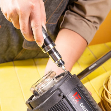 Отвёртка DL8901 ударная с набором бит 13шт Deli-6