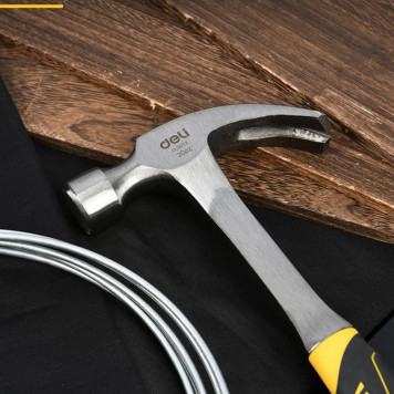 Молоток DL5073 гвоздодер цельнокованный 550 гр, прорезиненная рукоять Deli-5